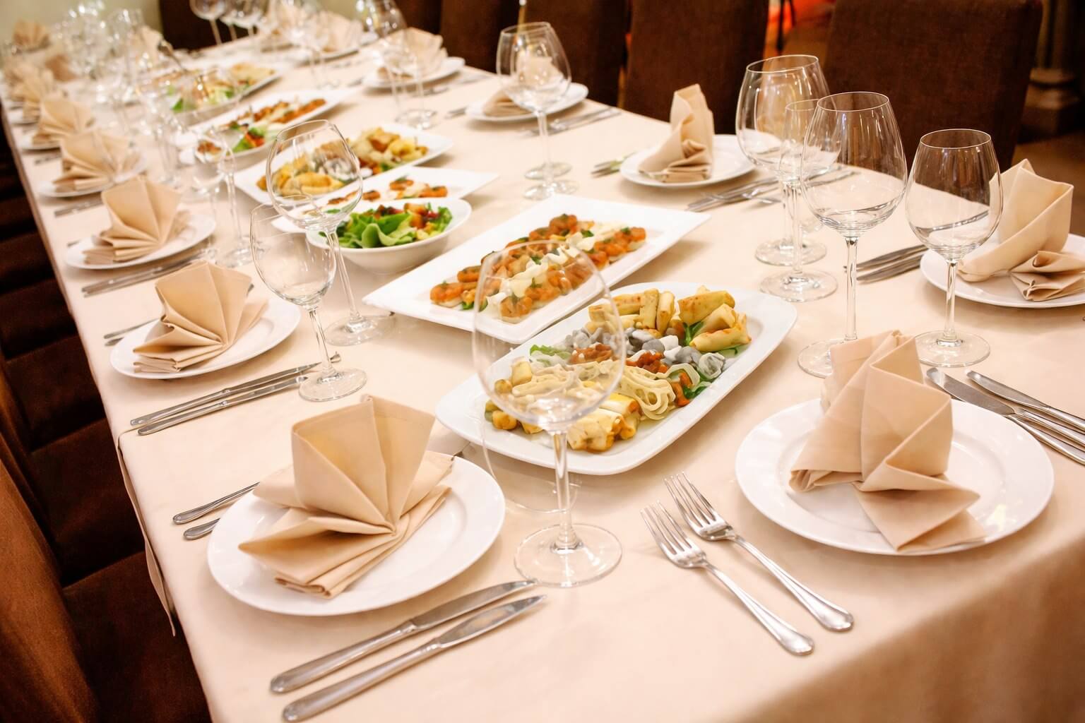 Sala imprez Ambrowil – widok ogólny na stoliki